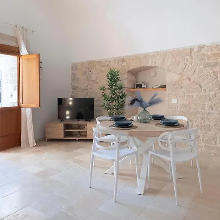 Casa vacanze Semper Invictus - Palazzo Framarino Dei Malatesta - Xiv Century Giovinazzo